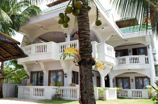 Hotel Beach House Carabao Island