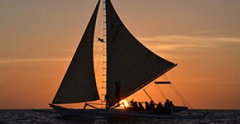 Sunset sailing Boracay