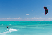 para-sailing-water-skiing
